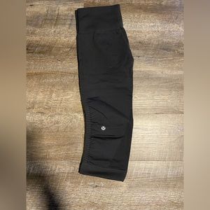 Lululemon cropped black leggings size 4 EUC